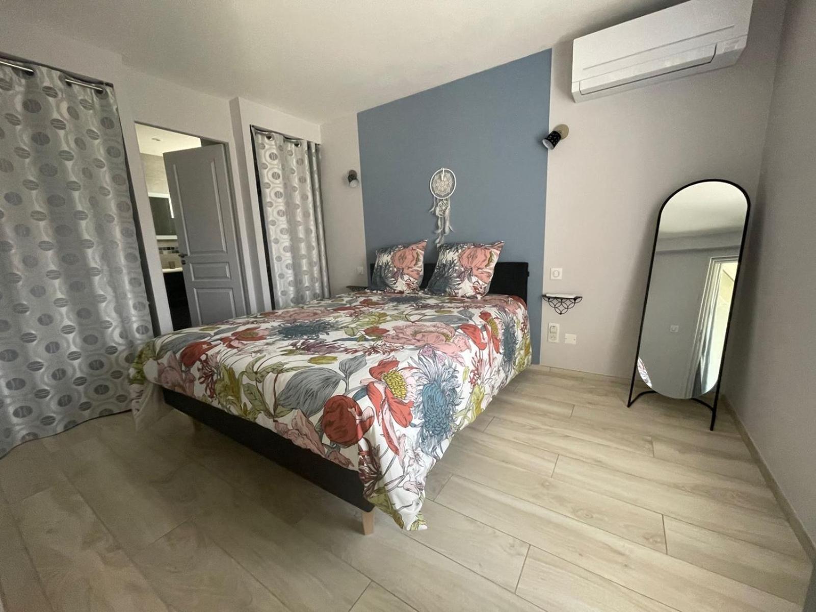Les Mimosas Villa Gracay ภายนอก รูปภาพ