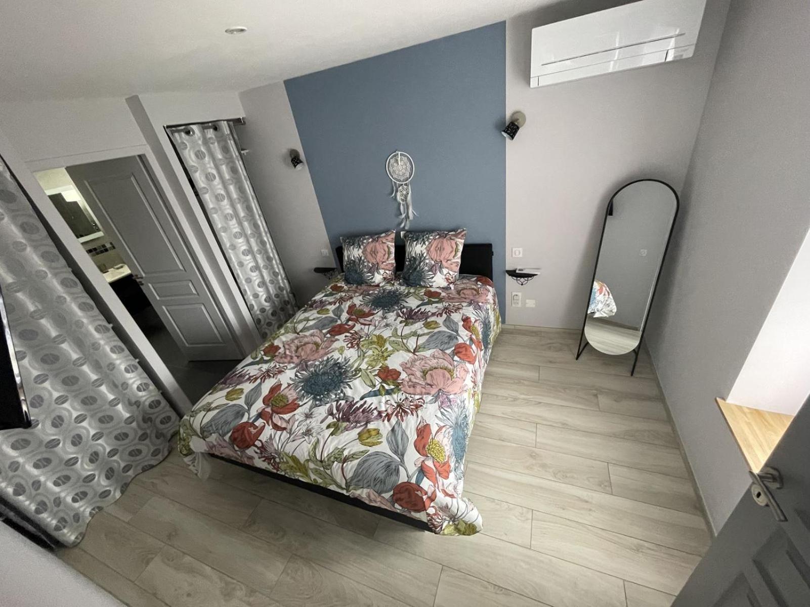 Les Mimosas Villa Gracay ภายนอก รูปภาพ